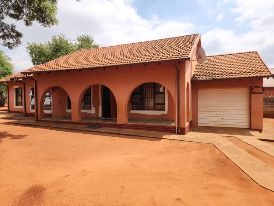 3 Bedroom Property for Sale in Geelhoutpark North West